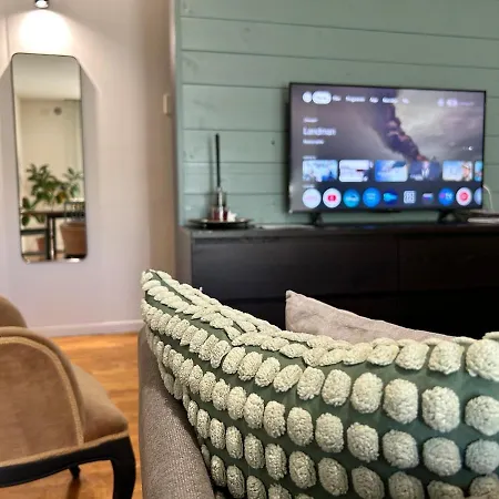 Bilocale Moderno A Apartman