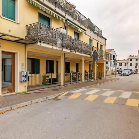 Bilocale Moderno A Apartman